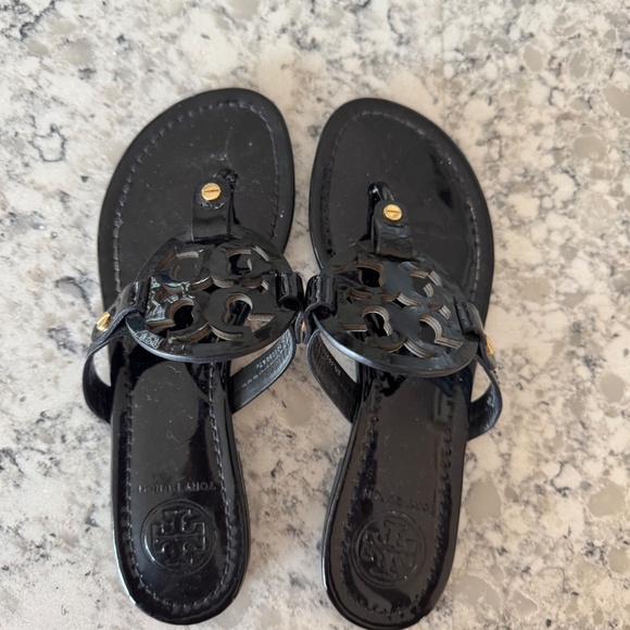 TORY BURCH MILLER SANDALS PATENT BLACK - Picture 4 of 4
